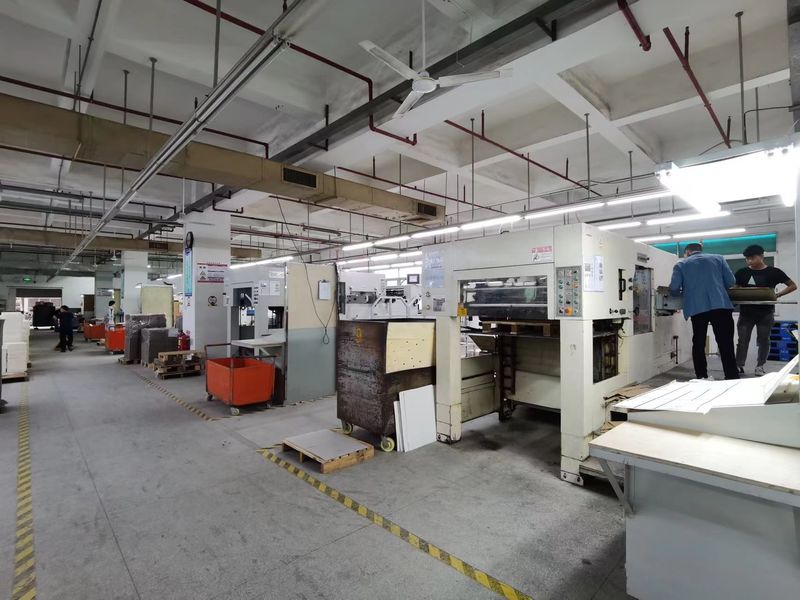 Dongguan Yongjian Paper Products Co., Ltd linia produkcyjna producenta
