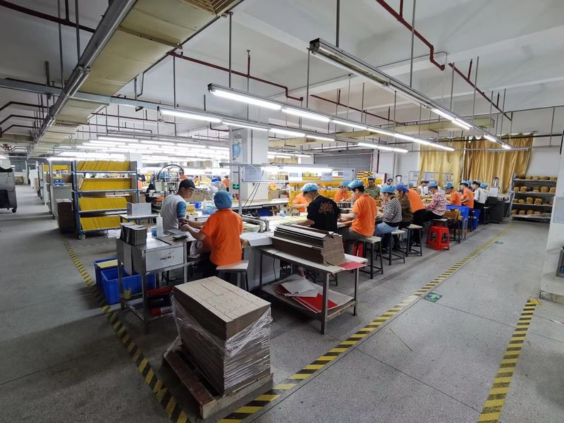 Dongguan Yongjian Paper Products Co., Ltd linia produkcyjna producenta