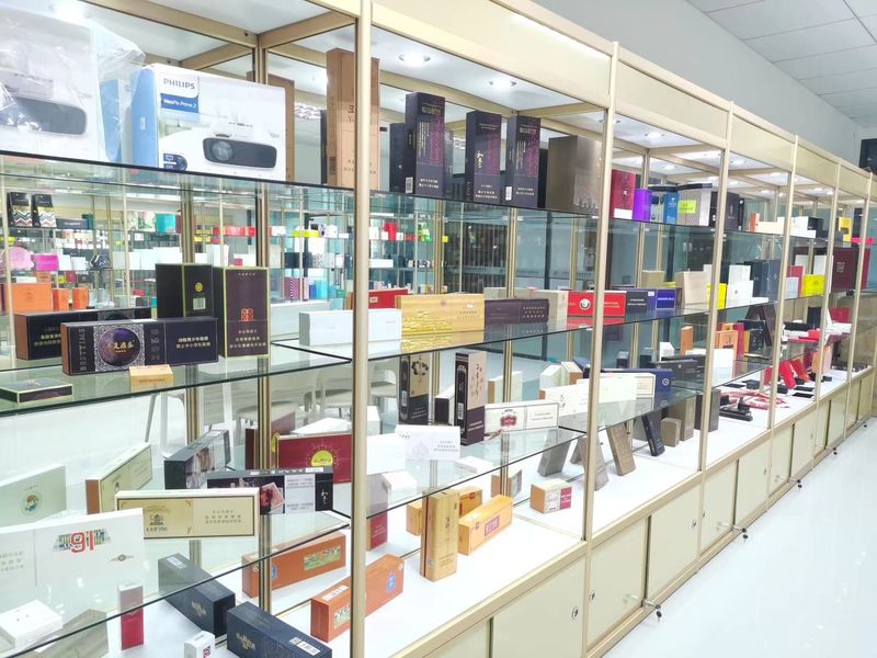 Dongguan Yongjian Paper Products Co., Ltd linia produkcyjna producenta
